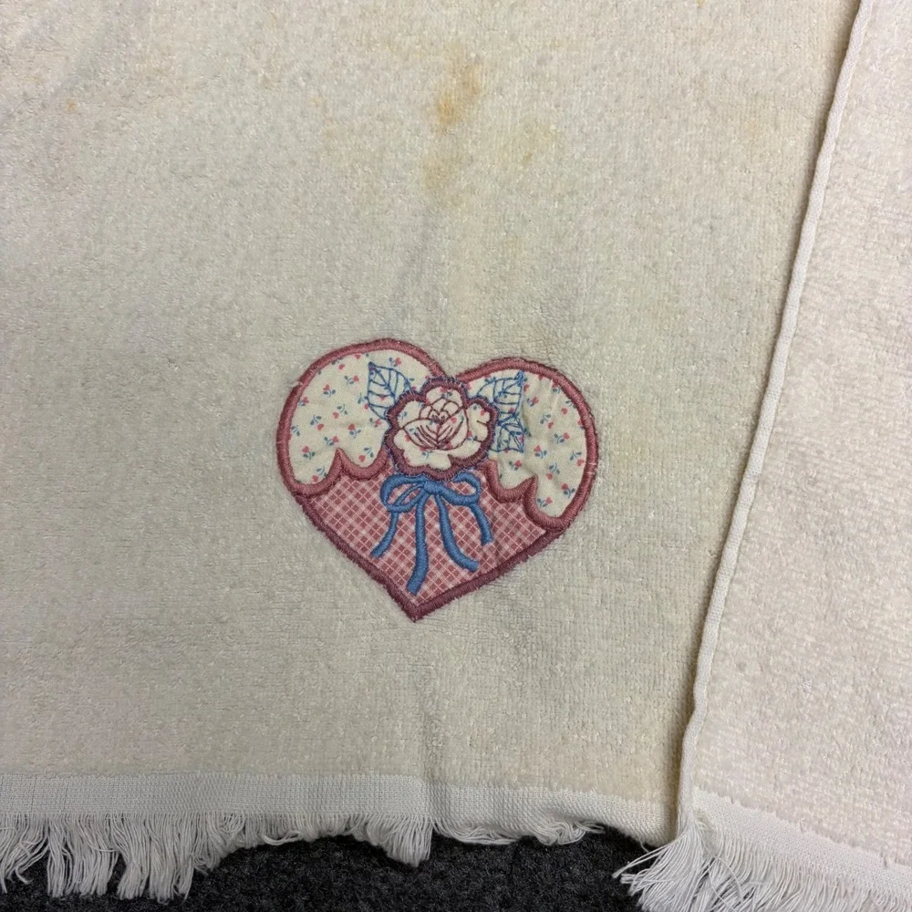 Vintage Cannon Hand Towel Set 2 Cream Embroidered Hearts Fringe Made in USA
